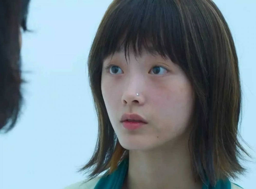 Sao Hàn ngày 13/2/2022: Lee Yoo Mi “All of Us Are Dead” tiết lộ từng muốn phẫu thuật thẩm mỹ