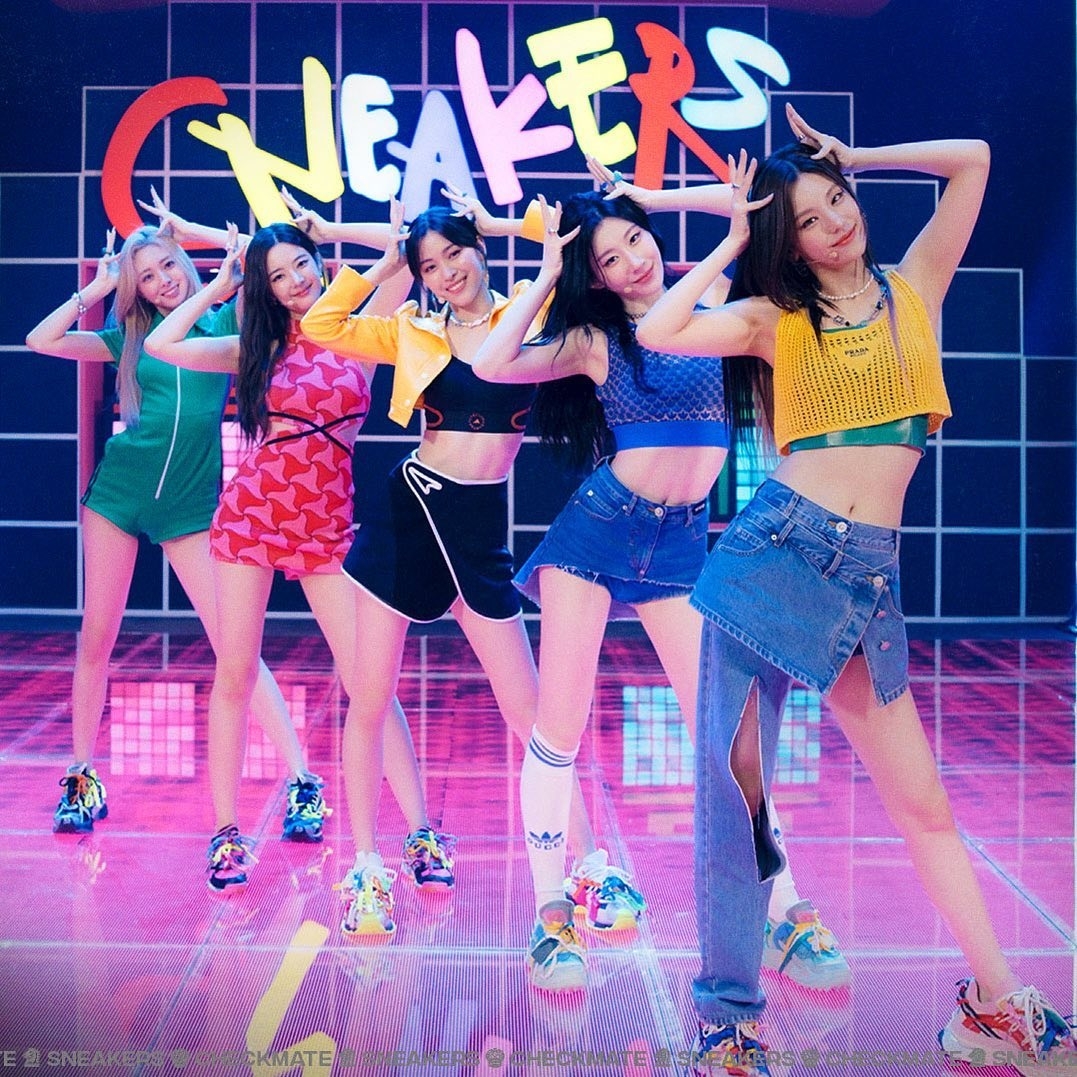 Sao Hàn hôm nay 29/8: TWICE chiếm lĩnh các bảng xếp hạng iTunes toàn cầu với “Between 1&2”