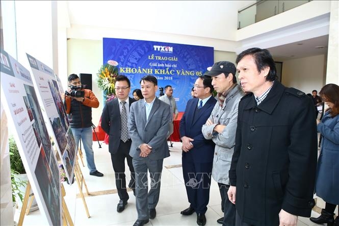 trao giai anh bao chi khoang khac vang 05
