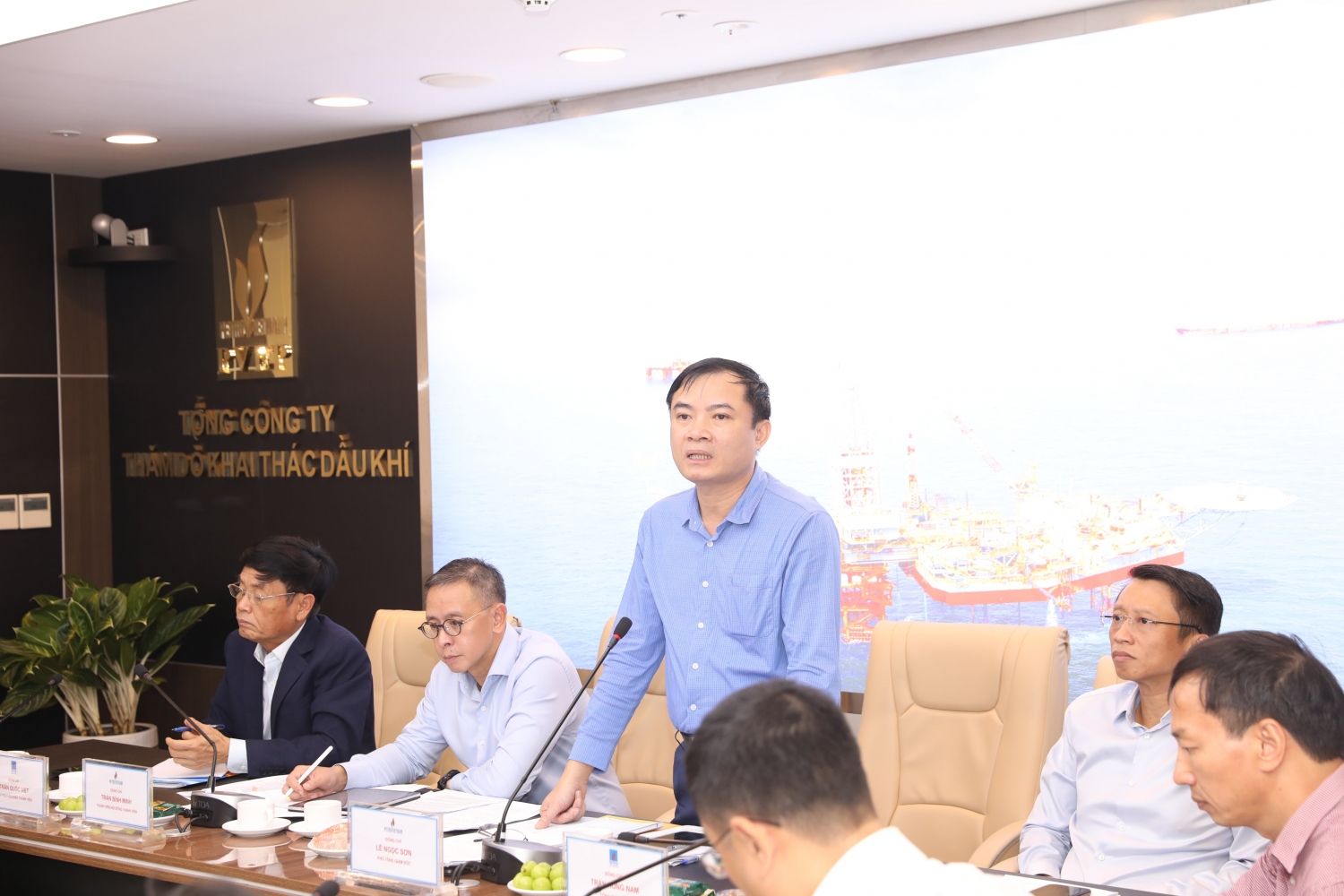 Lãnh đạo Petrovietnam làm việc với PVEP về Chương trình Giám sát năm 2022