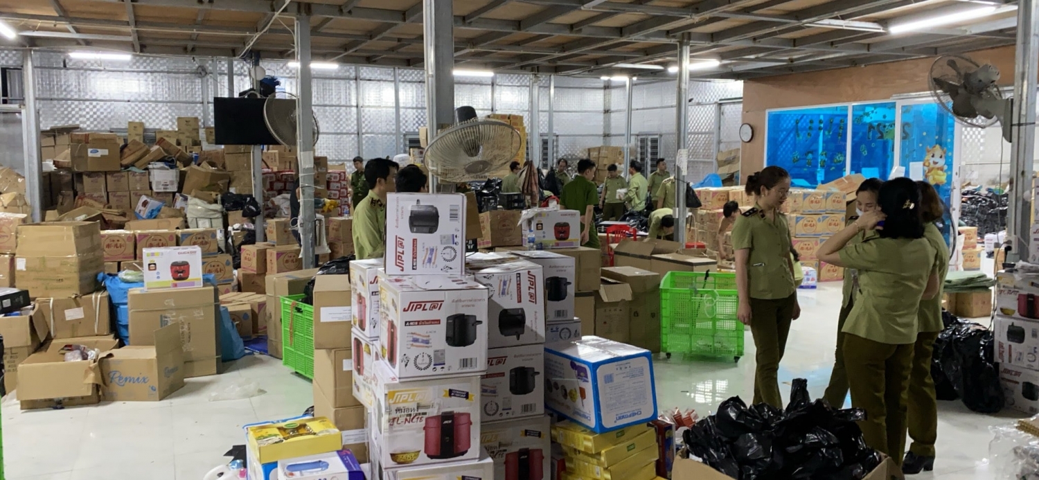 Ninh Bình: Triệt phá kho hàng lậu lớn nhất từ trước đến nay