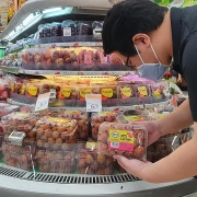 Vải thiều Việt Nam có giá gần 100 nghìn đồng/kg tại Singapore