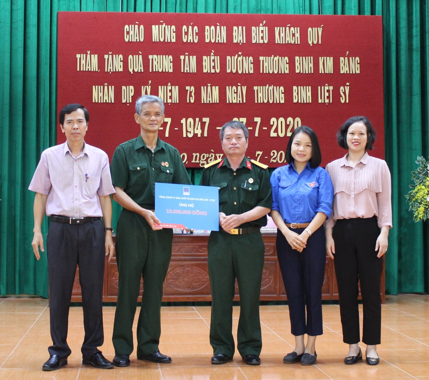 cuu chien binh pvchem nhung tam guong sang giua doi thuong