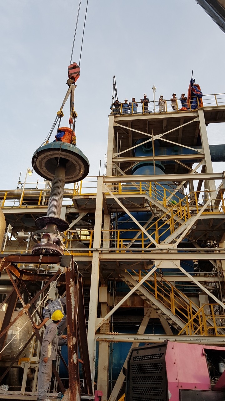 ban linh nguoi tho xay lap dau khi