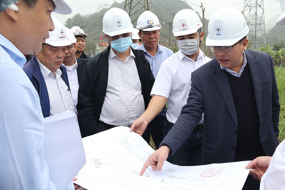 Đôn đốc tiến độ công trình lưới điện cấp bách đảm bảo điện cho miền Bắc từ mùa hè năm 2022