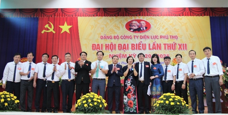 Nữ Kế toán trưởng tận tâm của ngành Điện đất Tổ