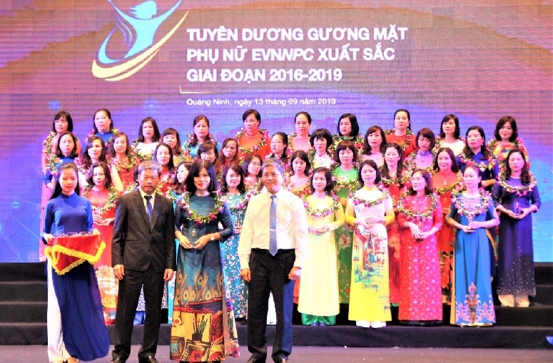 Nữ Kế toán trưởng tận tâm của ngành Điện đất Tổ
