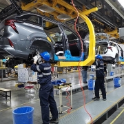 Tin tức kinh tế ngày 28/3: Nhu cầu ôtô năm 2022 ước tính sẽ tăng 16%