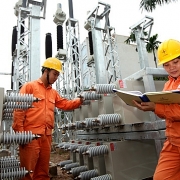 Tin tức kinh tế ngày 8/4: Năm 2022, không tăng giá điện
