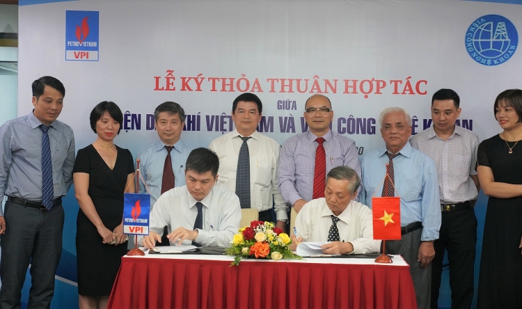 vpi va idt hop tac san xuat cung cap san pham moi