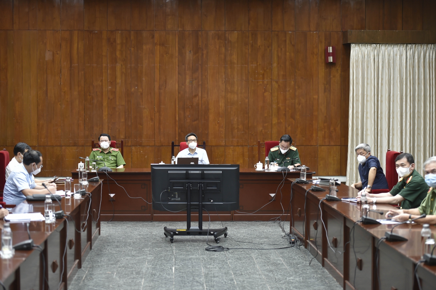 Phó Thủ tướng Vũ Đức Đam lưu ý một số điểm trong thực hiện chỉ đạo về phòng, chống dịch COVID-19