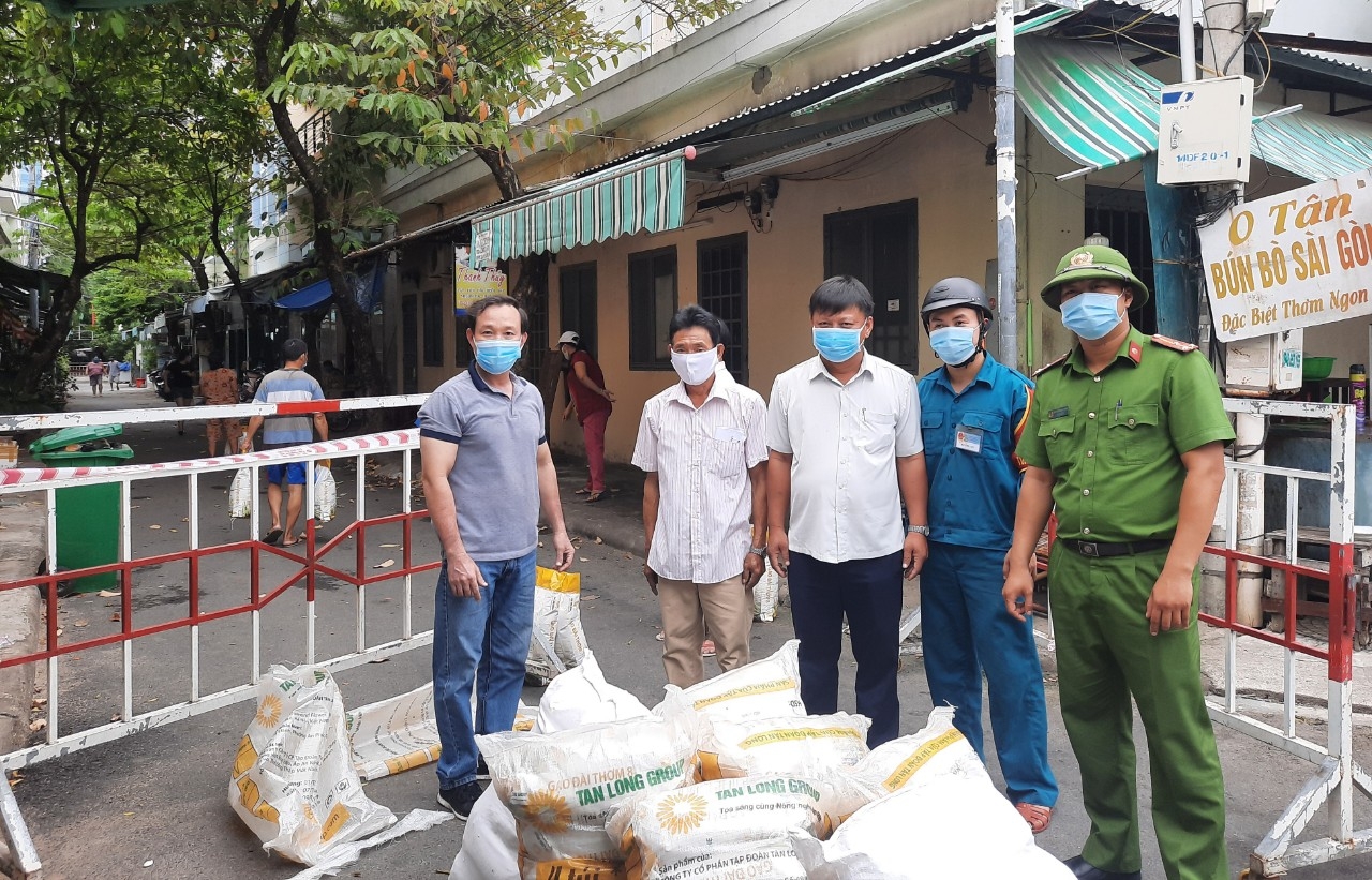 Hỗ trợ gạo các địa phương thực hiện giãn cách xã hội