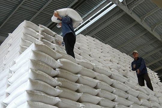 Xuất hơn 130.000 tấn gạo cho 24 tỉnh, thành phố hỗ trợ người dân gặp khó khăn do dịch COVID-19