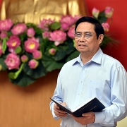 Thủ tướng: Không để người dân thiếu ăn, thiếu mặc, thiếu nhu yếu phẩm thiết yếu