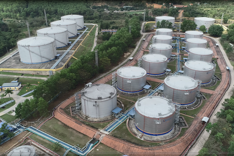 Thị trường xăng dầu: Gạn đục khơi trong
