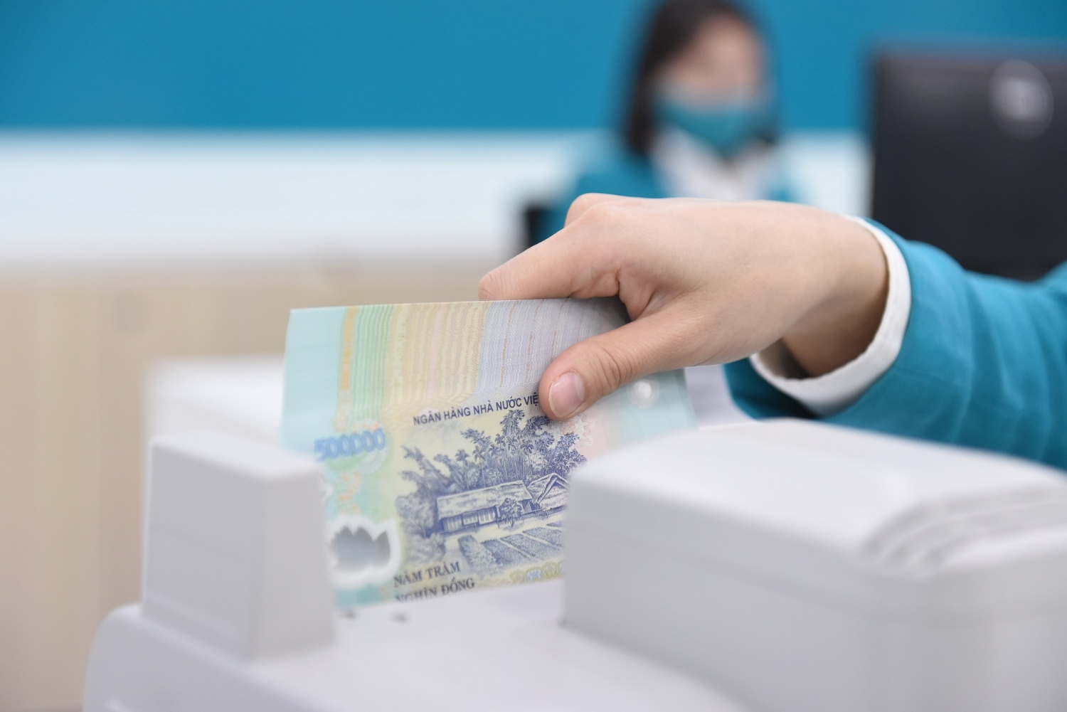 Tin tức kinh tế ngày 13/9: Lãi suất liên ngân hàng “lập đỉnh” trong vòng 10 năm