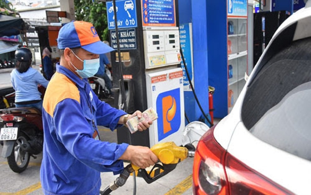 Tin tức kinh tế ngày 19/10: Bộ Công Thương đề nghị Bộ Tài chính phối hợp gỡ khó cho DN kinh doanh xăng dầu