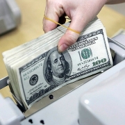 Tin tức kinh tế ngày 28/12: Kiều hối năm 2021 ước đạt 12,5 tỉ USD