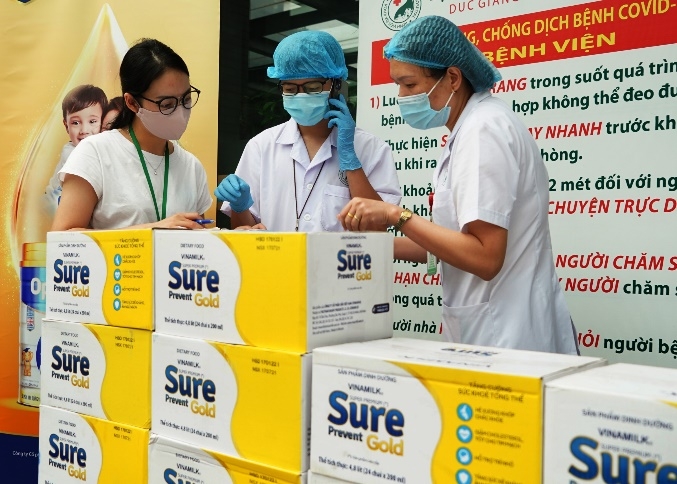 Vinamilk hỗ trợ phục hồi sức khỏe cho bệnh nhân cao tuổi điều trị Covid-19