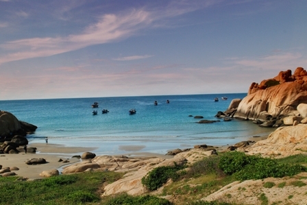 Đá Ông Địa, bãi tắm đẹp của Phan Thiết