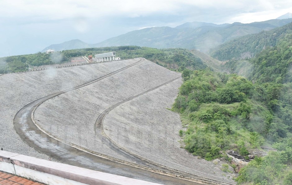 Nét đẹp trên Nhà máy thủy điện Ialy