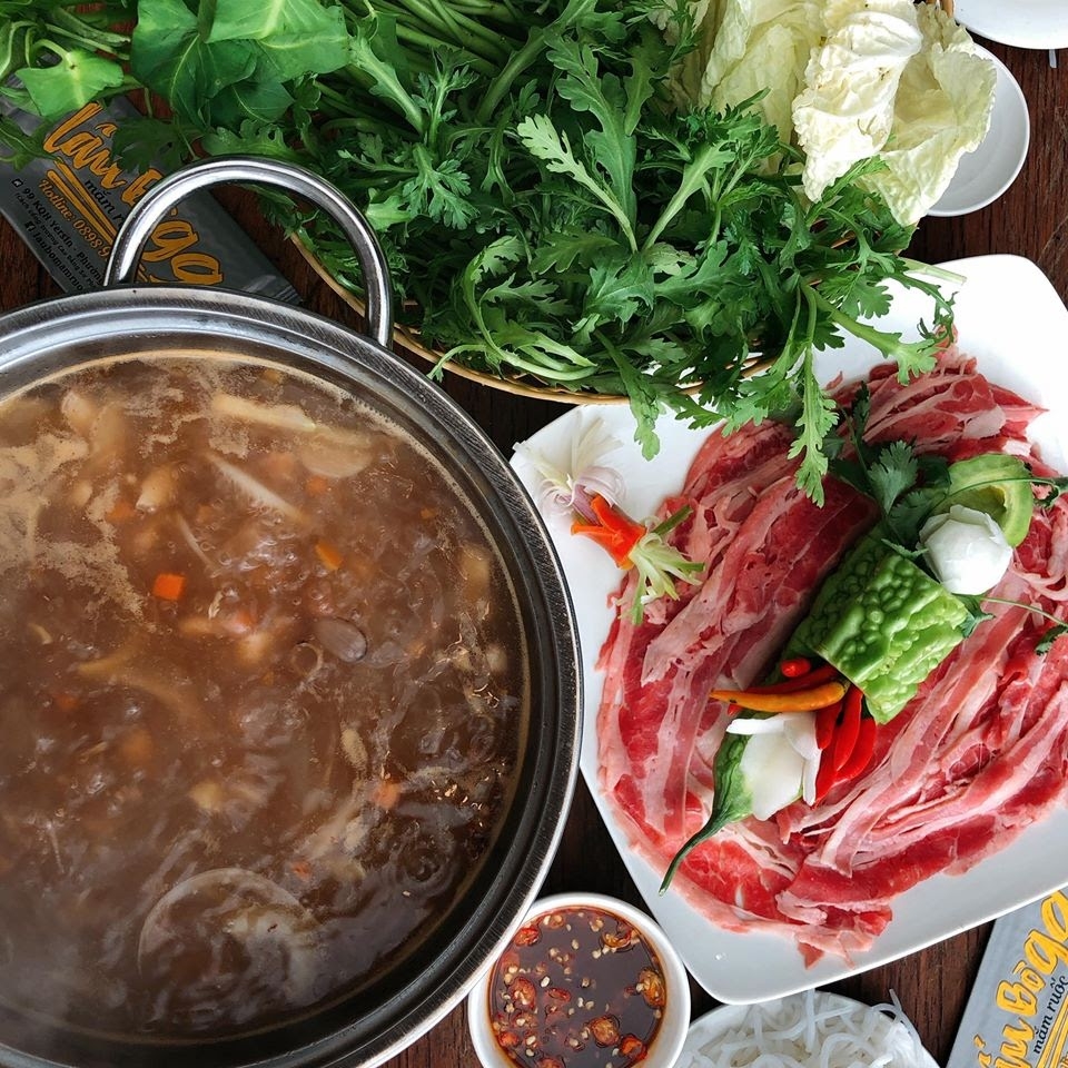 Ngon lạ miệng lẩu bò mắm ruốc