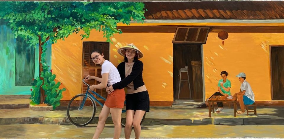 Làng bích họa Hòn Thiên - điểm chekin đầy thú vị