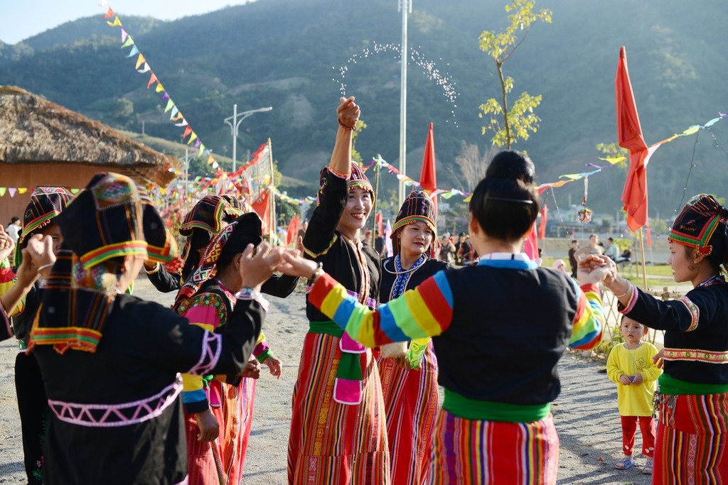 Ngược dòng Đà Giang
