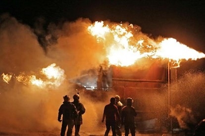 Rocket nã thẳng các cơ sở dầu mỏ ở miền Bắc Syria, cháy nổ lớn, Nga đã được thông báo