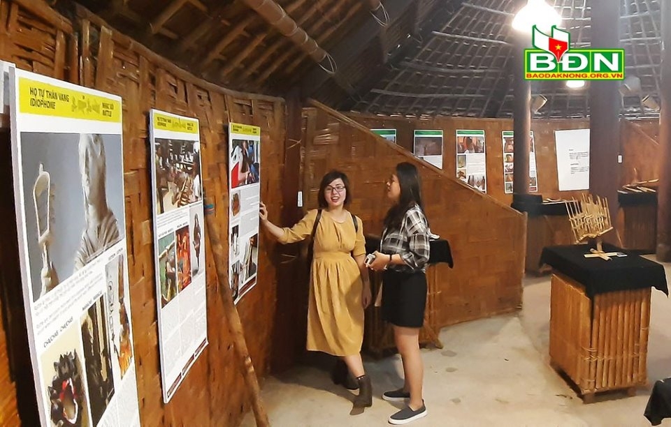 Trải nghiệm nhạc cụ các dân tộc trên thế giới tại Đắk Nông