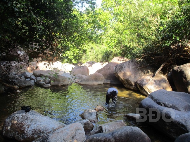 Khám phá suối Hai - Ba - Bốn