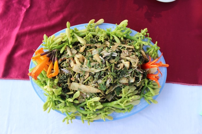 Món nộm rau rừng