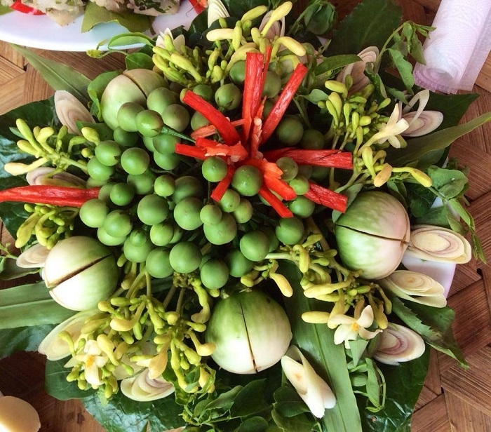 Món nộm rau rừng