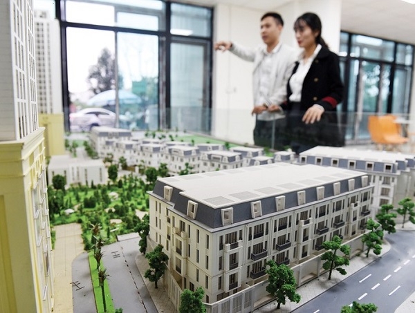 Dòng tiền tiếp tục đổ vào bất động sản, nguy cơ cơn sốt đất mới?