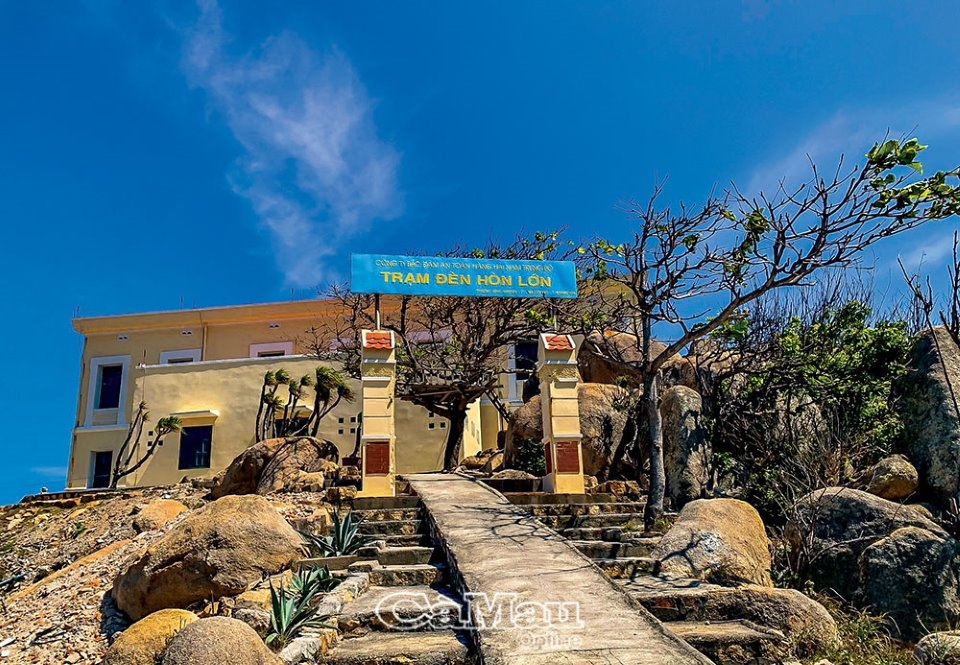 Biếc xanh đảo Bích Ðầm