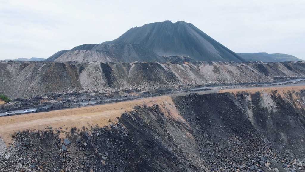Quảng Ninh: Tái sử dụng đất đá thải mỏ phục vụ các dự án trọng điểm