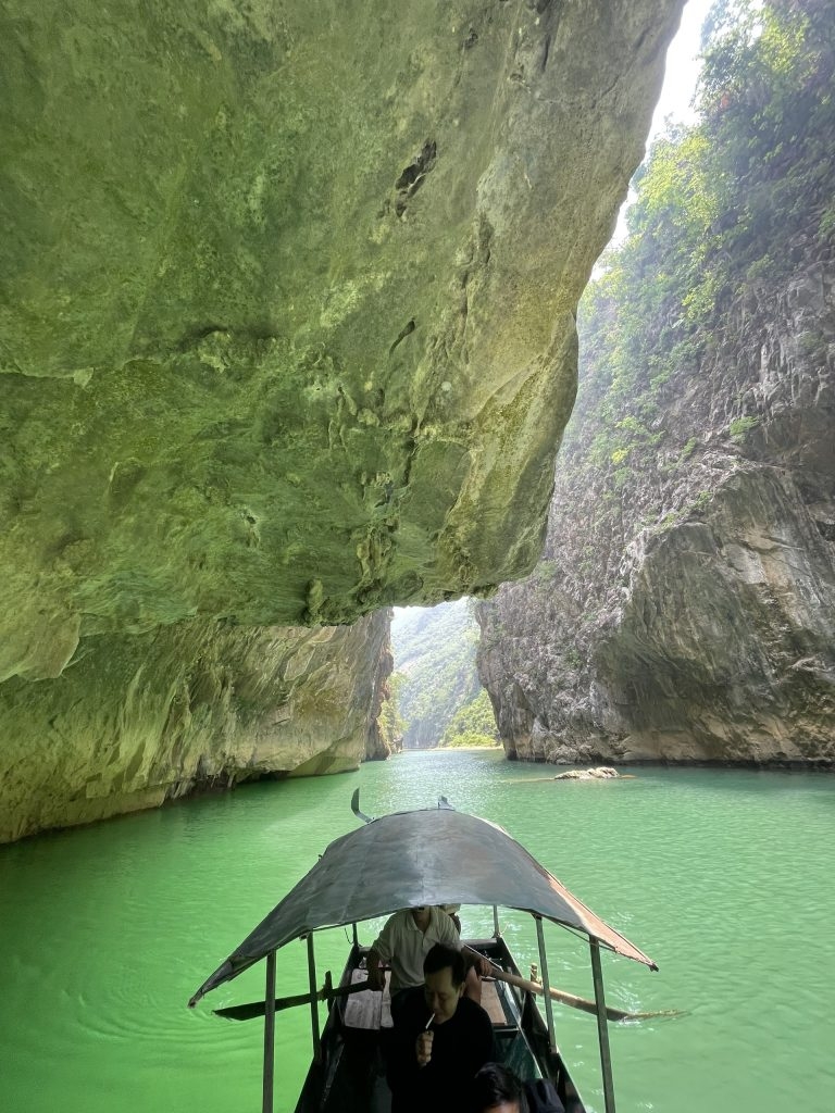 Khâu Vai bên dòng Nho Quế