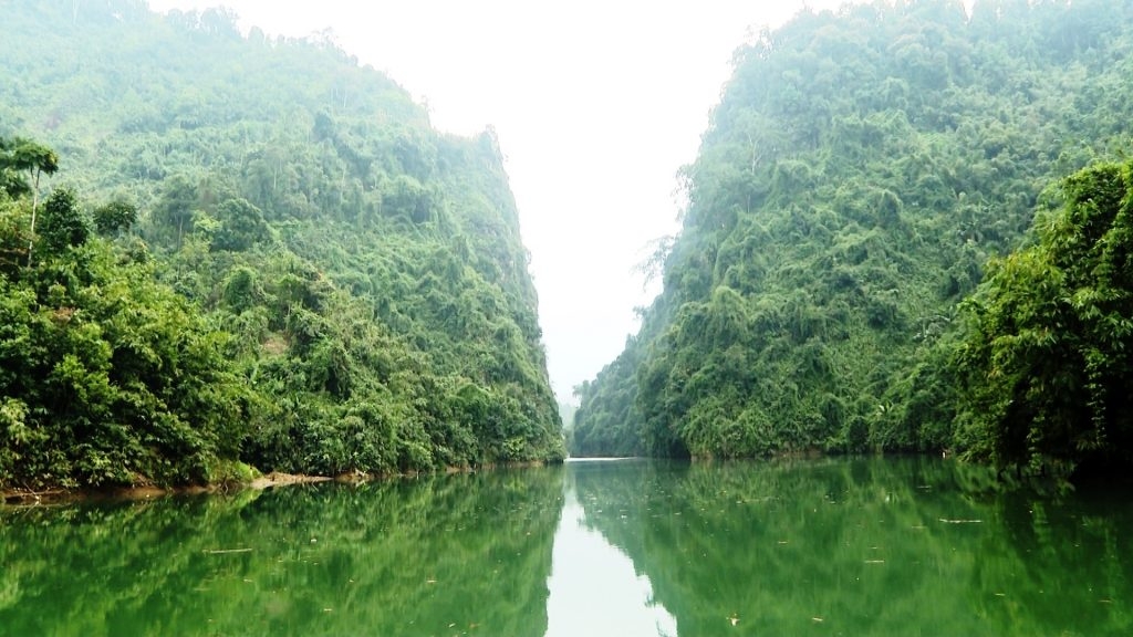 Khám phá lòng hồ Thủy điện Sông Miện
