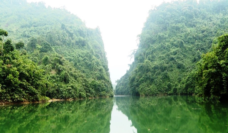 Khám phá lòng hồ Thủy điện Sông Miện