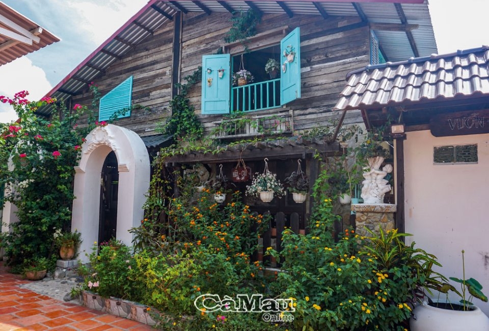 Tìm về Chốn xưa