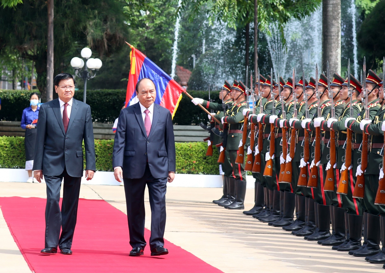 Chủ tịch nước Nguyễn Xuân Phúc hội đàm với Tổng Bí thư, Chủ tịch nước Lào Thongloun Sisoulith