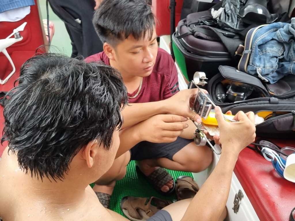 “Săn” san hô trên Vịnh Hạ Long