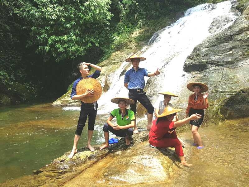 Đến với thác Hàm Rồng