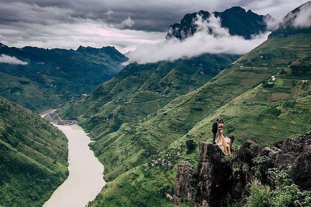 sung sot truoc ve dep cua hem vuc sau nhat dong nam a o ha giang