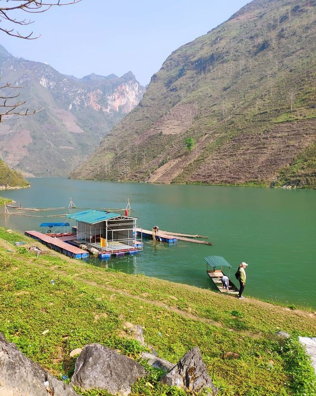 sung sot truoc ve dep cua hem vuc sau nhat dong nam a o ha giang