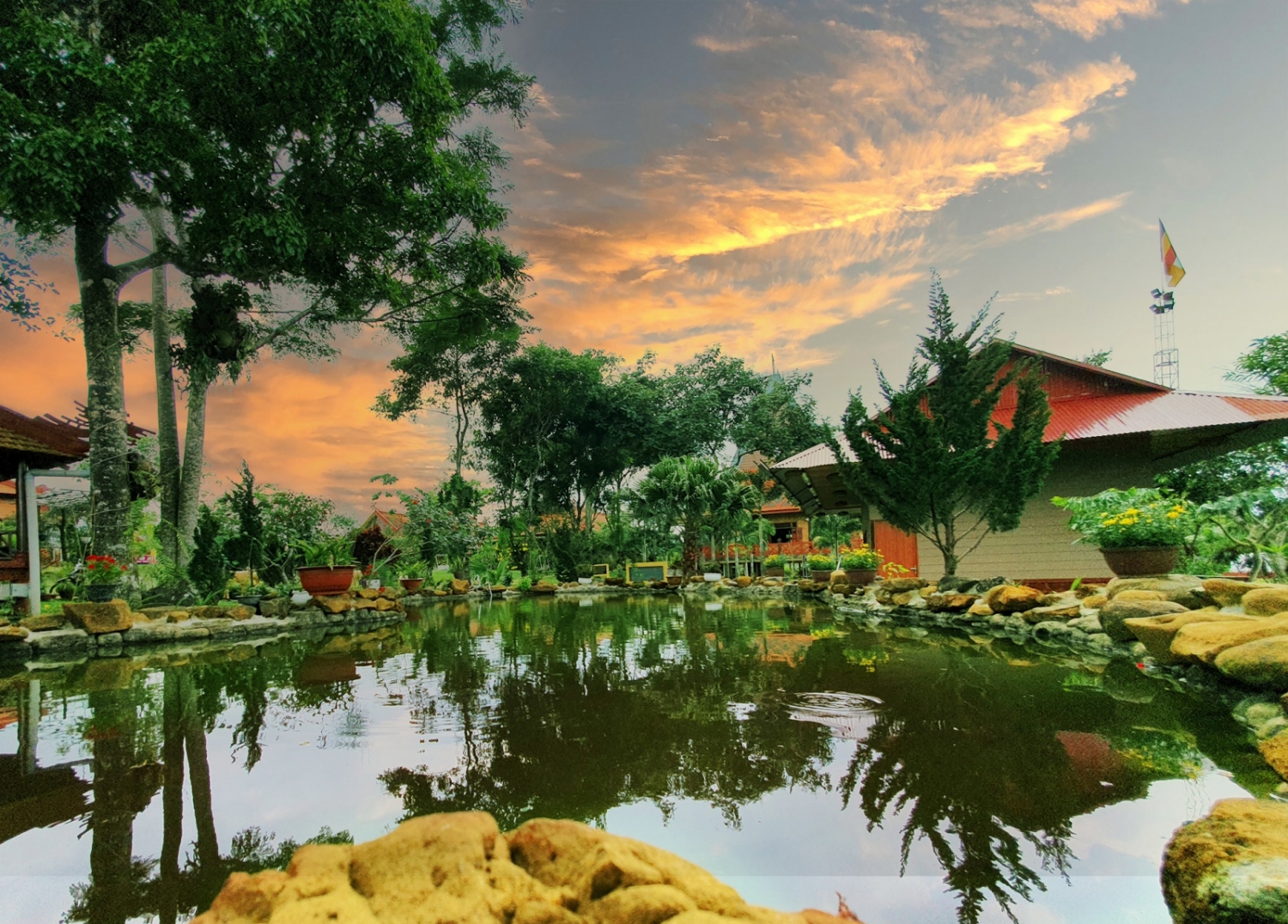 Ngắm khung cảnh bình yên của ngôi chùa lớn nhất Bảo Lộc Ngắm khung cảnh bình yên của ngôi chùa lớn nhất Bảo Lộc