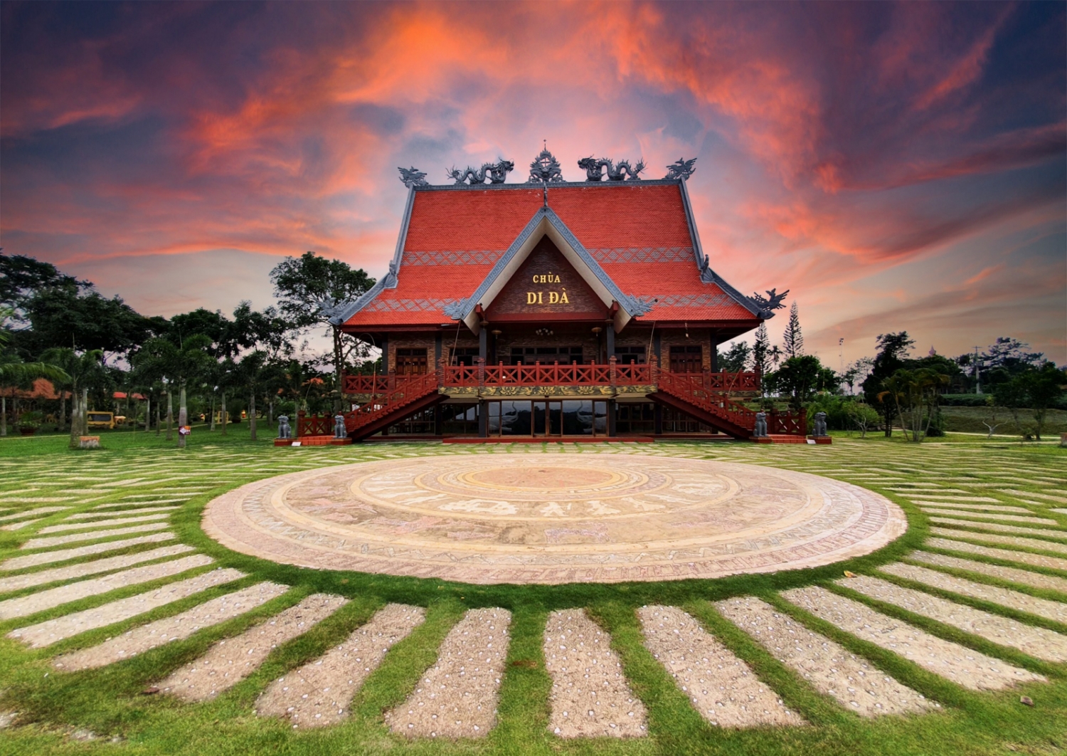 Ngắm khung cảnh bình yên của ngôi chùa lớn nhất Bảo Lộc Ngắm khung cảnh bình yên của ngôi chùa lớn nhất Bảo Lộc