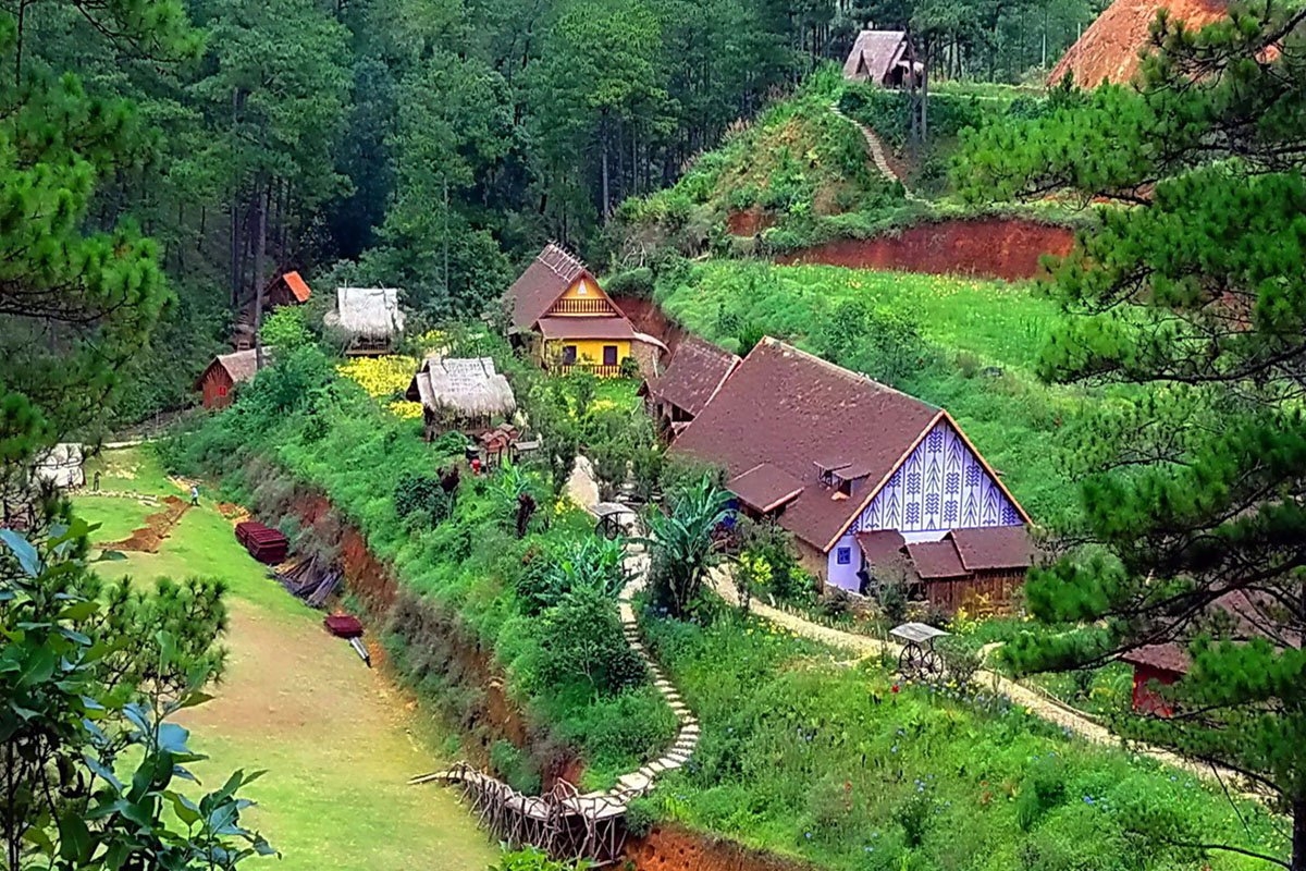 Cù Lần - Ngôi làng độc đáo dưới chân núi Langbiang hùng vĩ Cù Lần - Ngôi làng độc đáo dưới chân núi Langbiang hùng vĩ