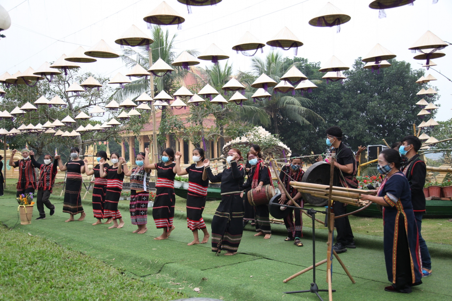 Làng Văn hóa - Du lịch các dân tộc Việt Nam: Địa điểm tham quan lý tưởng dịp cuối tuần