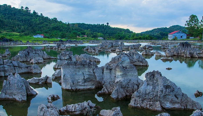 Bó Kheo - Hồ nước độc đáo của Văn Quan